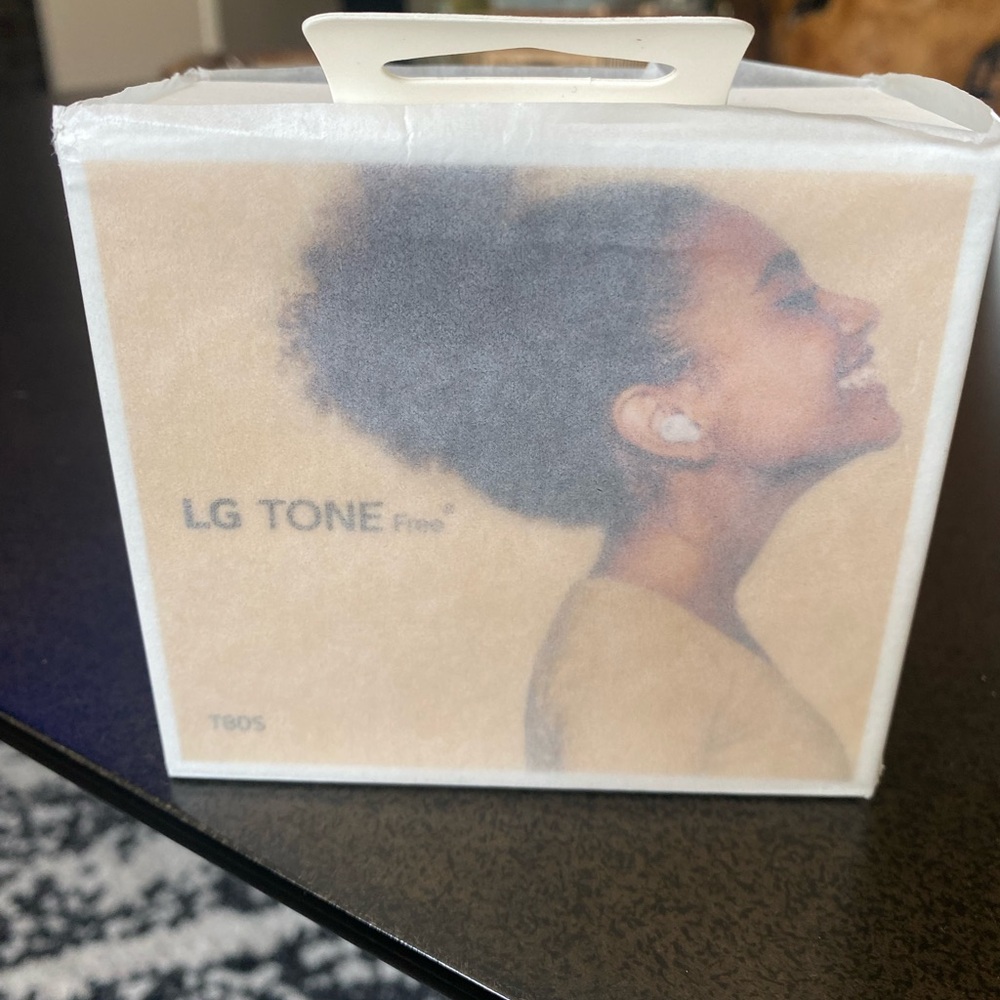 LG TONE Free T80S Earbuds in White
